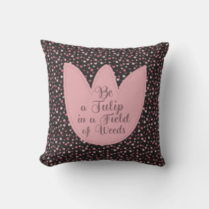 Coussin Doux Motif simple Tulipe rose avec fond sombre