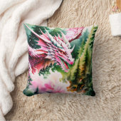 Coussin Dragon respirant le feu vibrante écailles roses (Couverture)