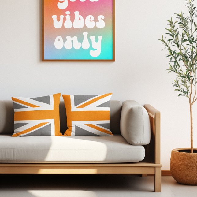 Coussin Drape Union Jack moitié gris et orange (Gray and Orange Union Jack Half Throw Pillow)