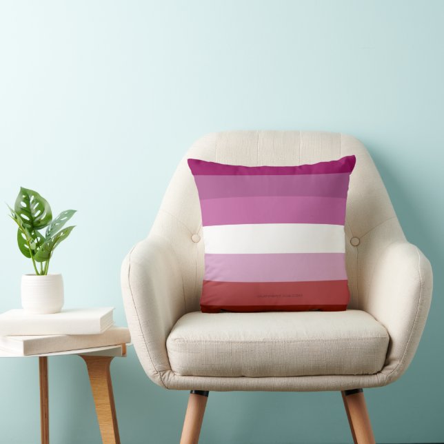 Coussin Drapeau de fierté lesbienne de SlipperyJoe féminin (Chaise)
