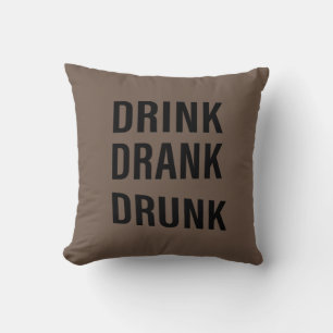 Coussin Drôle de boire des paroles sur le buveur de whisky