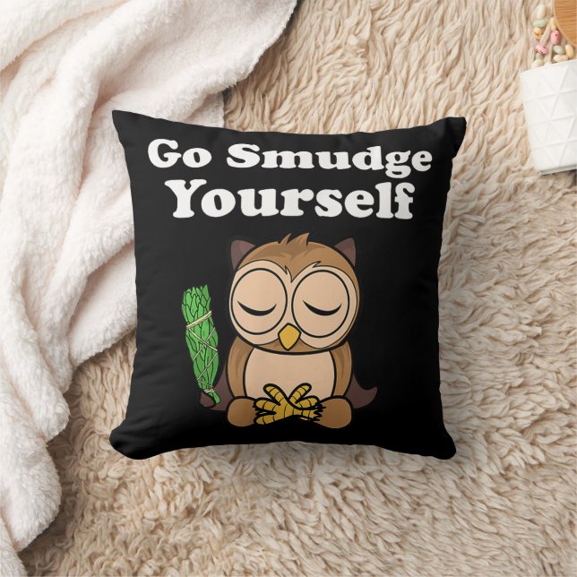 Coussin Drôle Spirituel Go Smudge Yourself Owl Méditer (Couverture)