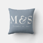 Coussin Dusty Blue Simple Moderne Chic Script Mariage Jete (Verso)