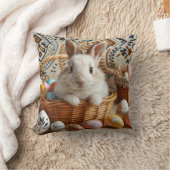 Coussin Easter bunny with its eggs. (Couverture)
