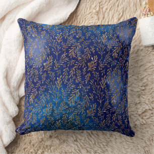 Coussin Écaille de sirène sombre mystique et trident d'océ