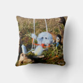 Coussin Échantillon de Fubby sur la balançoire. (Verso)