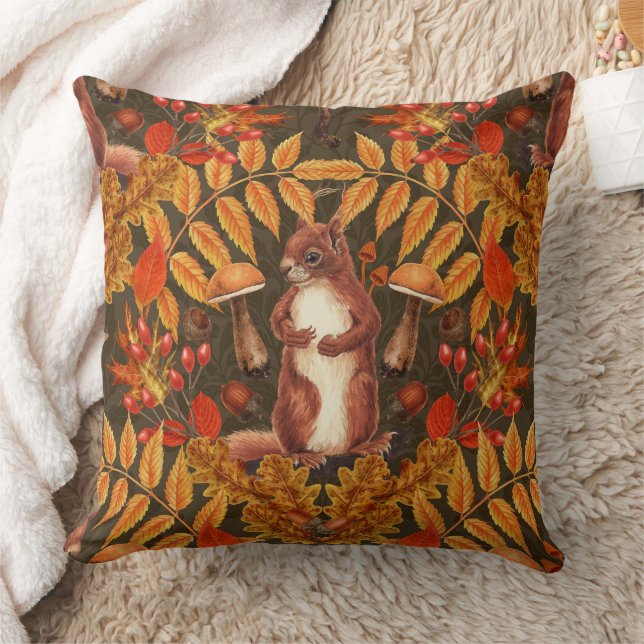 Coussin Écureuil d'automne sur brun foncé (Couverture)