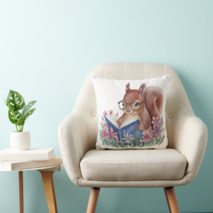 Coussin Écureuil Lit Un Livre, Niché Dans Des Fleurs