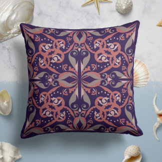 Coussin Élégance ornementale en violet profond