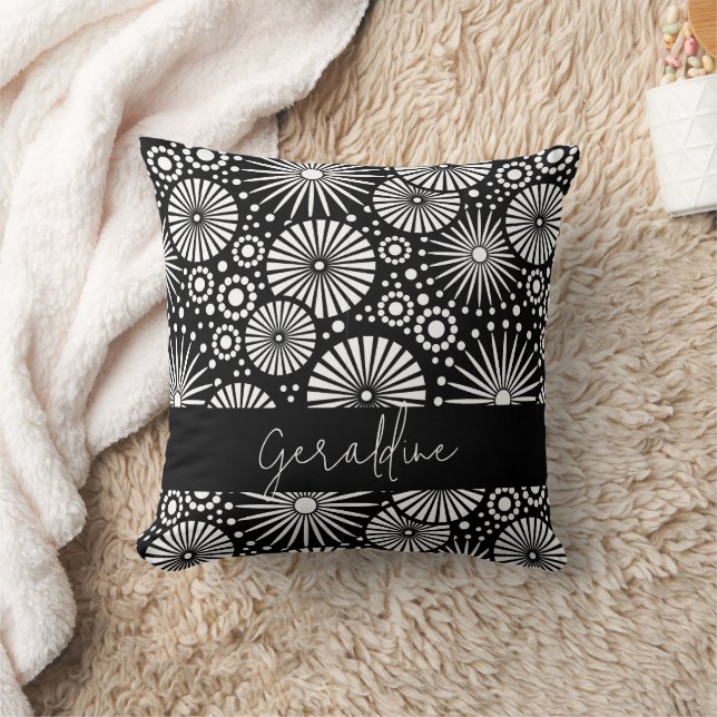 Coussin Elegant Black White Geometric Starburst Name  (Couverture)