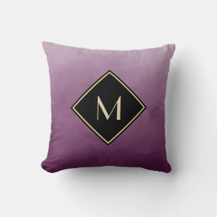 Coussin Élégant Brosse Violet Avec Simple Monogramme Doré