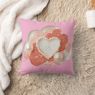 Coussin Élégant Cœur de Perle Rose et Dentelle de Corail I