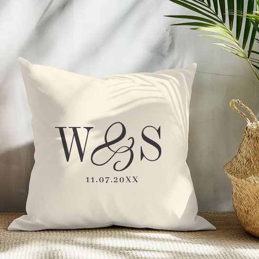 Coussin Élégant couple mariage initial crème naturelle