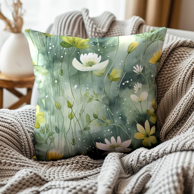 Coussin Élégant floral botanique vert blanc jaune  (Yellow and white flowers on emerald and muted green decorator pillow)