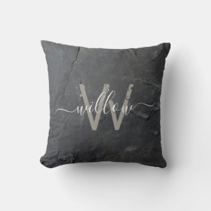 Coussin Élégant Gris de Charbon Stone Script Monogramme