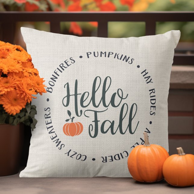 Coussin Élégant Hello Fall Classic Automne (Stylish Hello Fall Classic Autumn Throw Pillow.  Bonfires, Pumpkins, Hay Rides, Cozy Sweaters, Cider)