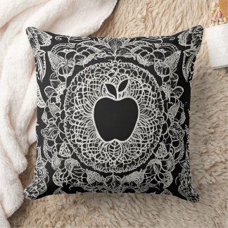 Coussin Élégant Mandala en Dentelle Noir et Blanc de Pomme
