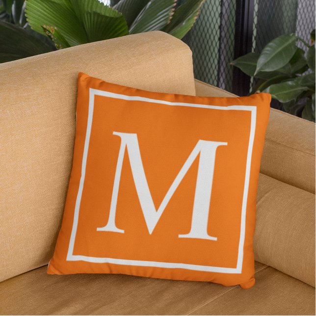 Coussin Élégant monogramme de Personnaliser orange classiq (Créateur téléchargé)