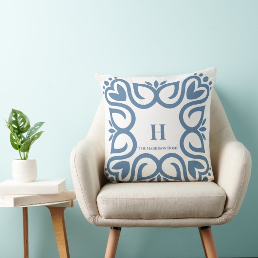 Coussin Élégant monogramme de script bleu poussiéreux (Chaise)