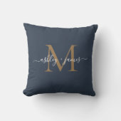 Coussin Élégant or Monogramme Noms de script Mariage Bleu (Recto)