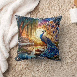 Coussin Elégant Peacock par Tranquil Lake au coucher du so