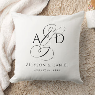 Coussin Élégant script initial Monogramme Mariage classiqu