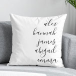 Coussin Élégant Script Kids Noms Famille personnalisée<br><div class="desc">Elégant Rustic Kids Noms Famille Personnalisée Jetant Oreiller.</div>
