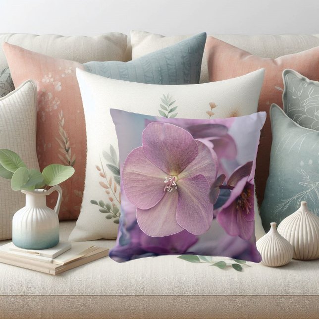 Coussin Élégante Fleurs violettes moelleuses (Elegant Purple Flowers Botanical Modern Watercolor Throw Pillow)