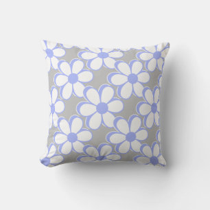 Coussin Élégantes fleurs bleu clair et blanches sur fond g