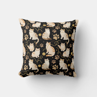 Coussin Élégants félins et fil d'or scintillant sur fond n