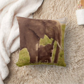 Coussin Éléphant et bébé des images | de Getty (Couverture)