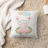 Coussin Eléphant mignon bébé avec fleurs roses (Couverture)