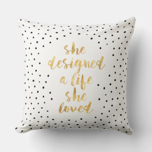 Coussin Elle a conçu une vie qu'elle a aimée avec fausse f
