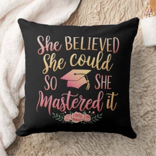 Coussin Elle a cru qu'elle pouvait donc elle l'a maîtrisé