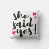 Coussin Elle a dit oui ! Célébration des fiançailles – Rom (Recto)
