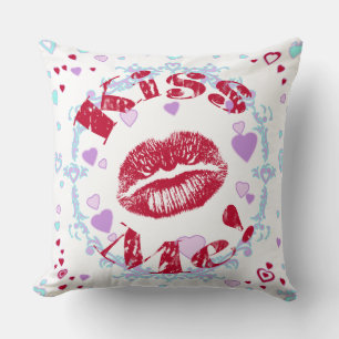 Coussin Embrasse-Moi ! Lèvres Rouges Avec Coeurs