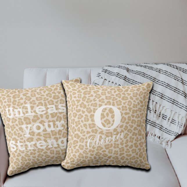 Coussin Empreinte de léopard tendance Personnalisé Monogra (Créateur téléchargé)