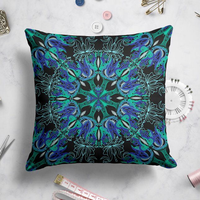Coussin en fleur céleste en noir (Créateur téléchargé)