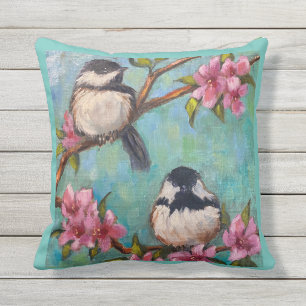 Coussin en plein air avec les oiseaux de Chickadee