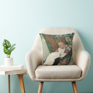Coussin Enfant Vintage avec une poupée par Jessie Willcox