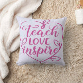 Coussin Enseigner l'amour Inspirer la conception de script (Couverture)
