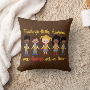 COUSSIN ENSEIGNER LES PETITS HUMAINS UN COEUR À LA FOIS