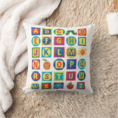 Coussin Eric Carle | Motif de blocs alphabets (Couverture)