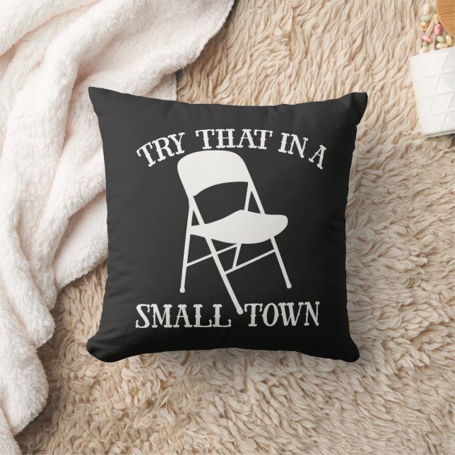 Coussin Essayez cela dans une chaise pliante de petite vil (Couverture)