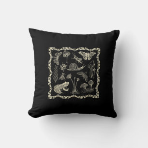 Coussin esthétique cottagecore grenouille et champignon go