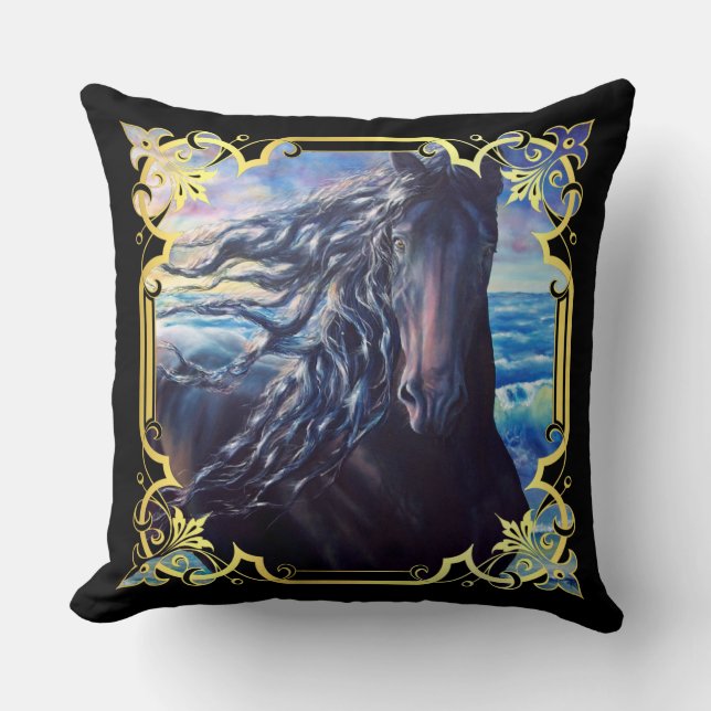 Coussin Étalon noir de cheval friésien à l'océan (Recto)