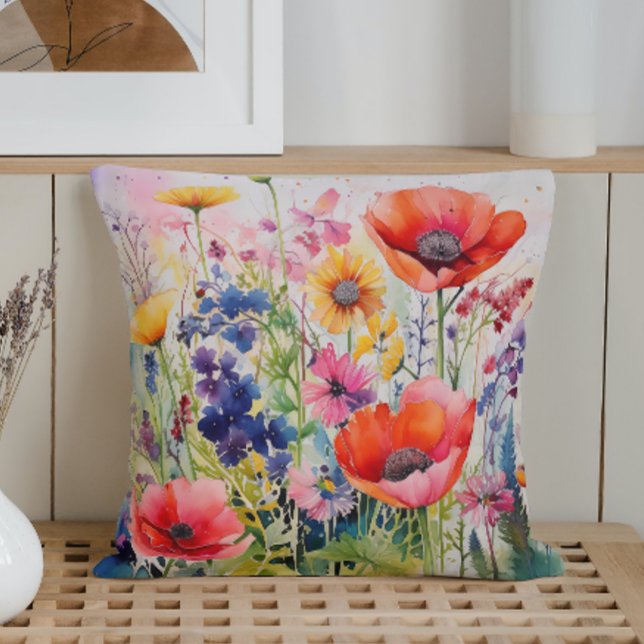 Coussin Explosion Abstraite de Fleurs Sauvages au Printemp (Créateur téléchargé)