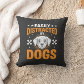Coussin Facilement Distrait Par Les Chiens (Couverture)