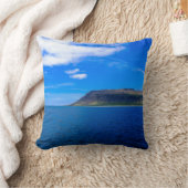 Coussin Falaise brune près de la mer (Couverture)