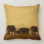 Coussin Famille des éléphants<br><div class="desc">famille d'éléphants sauvages sur l'arrière - plan vintage amboseli kenya © et ® Bigstock® - Tous droits réservés.</div>